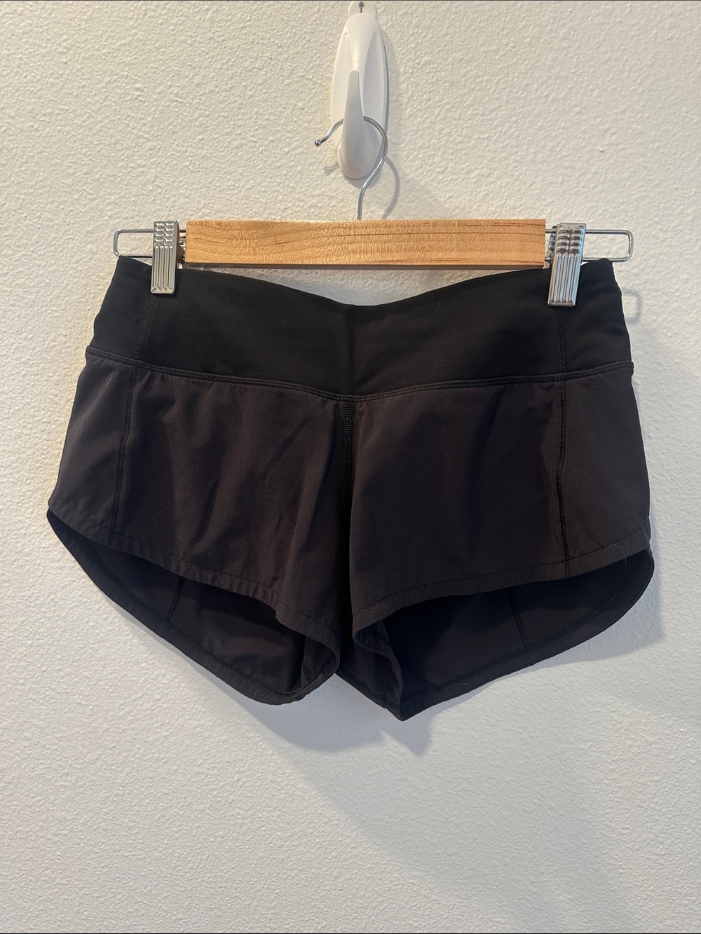 Lululemon Shorts 2 Reg